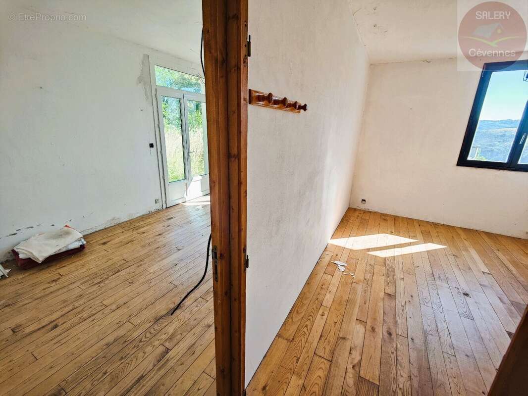 Maison de plain-pied à rénover - photo 8