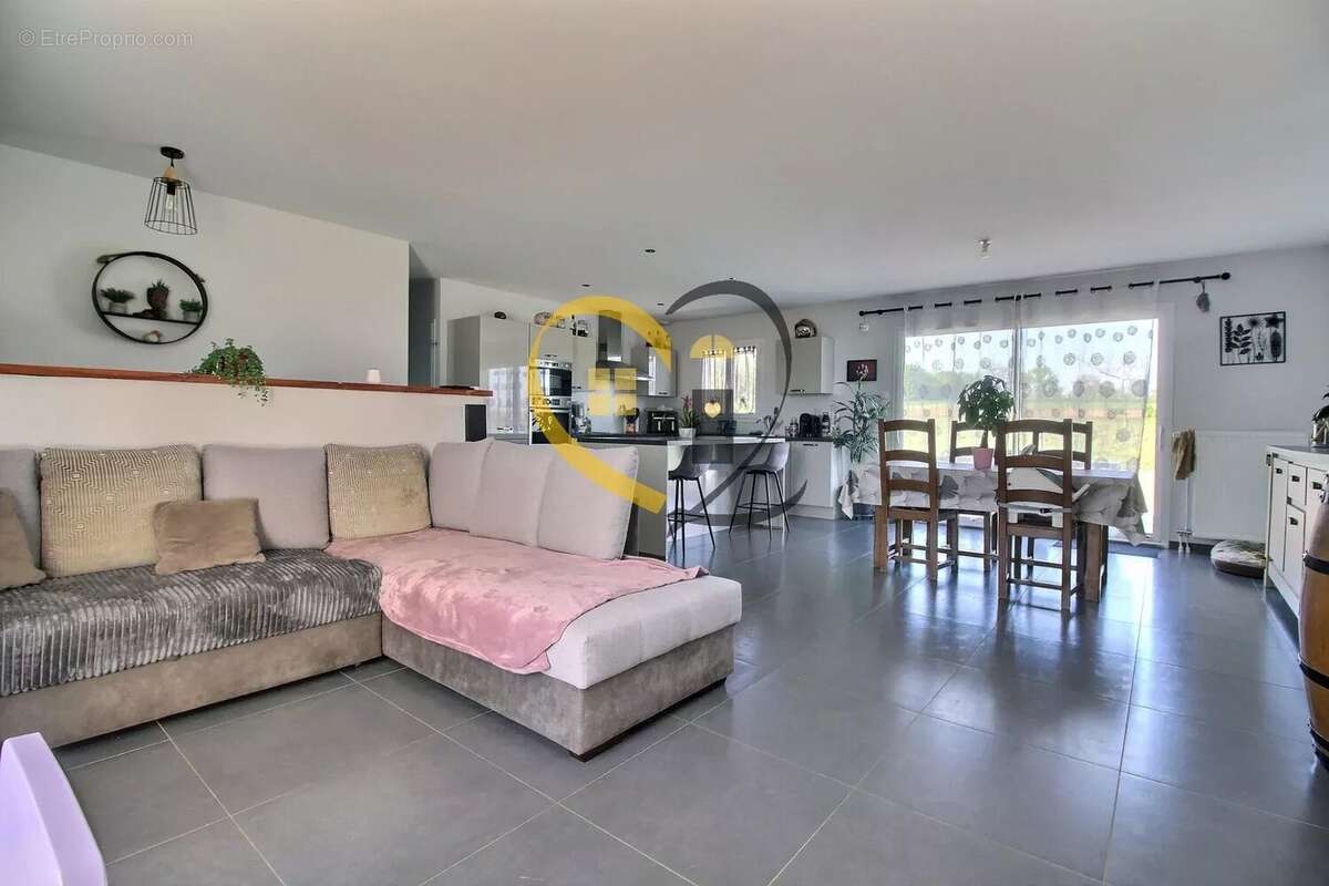 Maison à SAINT-MARTIN-D&#039;AUXIGNY