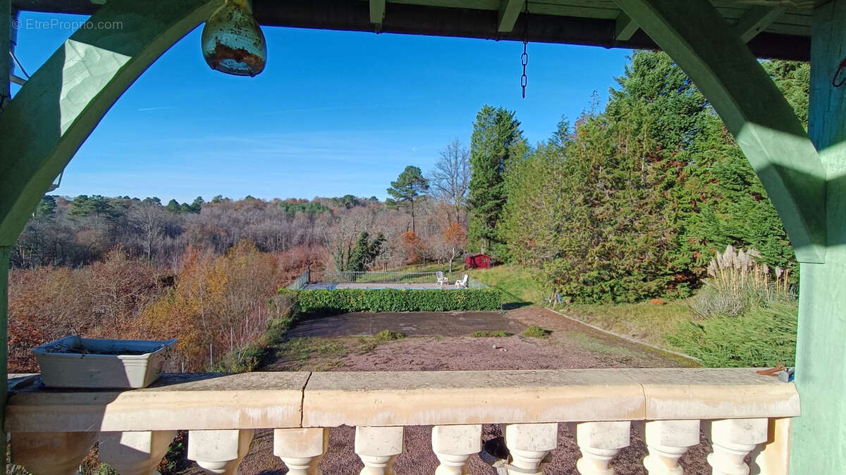 Maison à LA CHAPELLE-GONAGUET