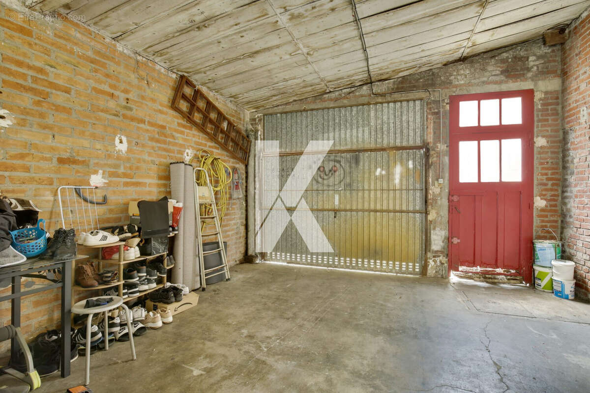 Garage environ 30m2 - Maison à ARGENTEUIL