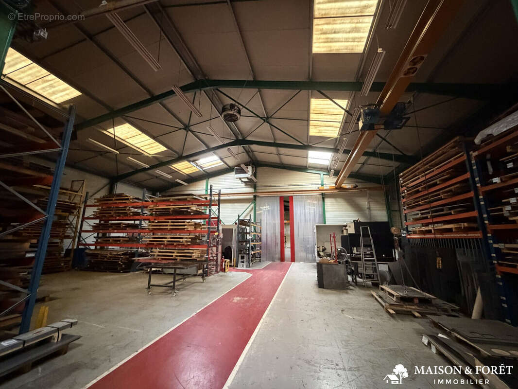 Commerce 5450 m² à Briare  - photo 4