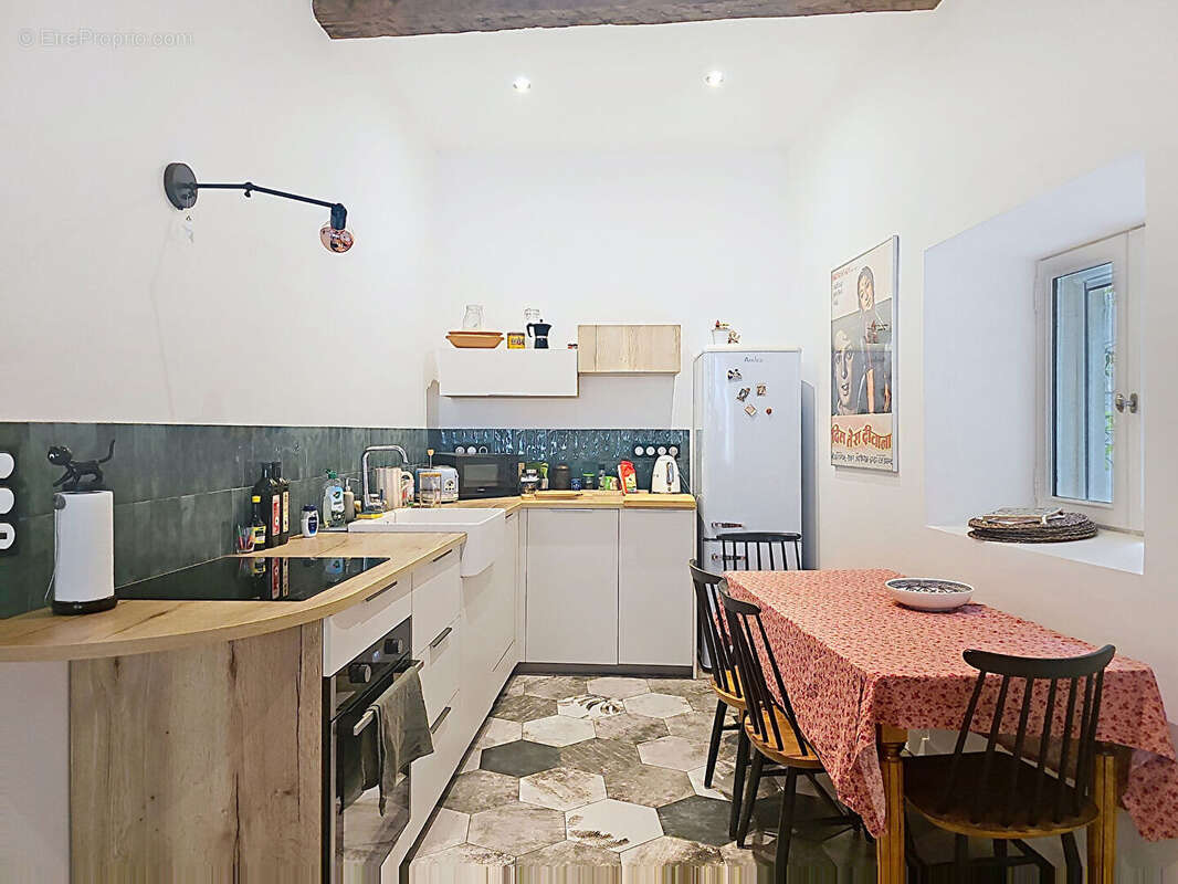 Avignon Intra-Muros. Appartement de charme entièrement rénové 60 m2 - photo 2