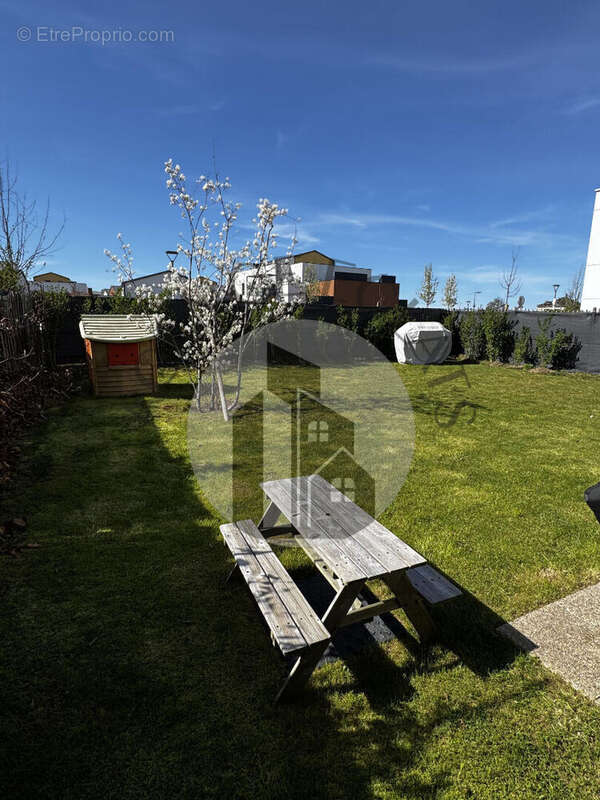 Maison à BUSSY-SAINT-GEORGES