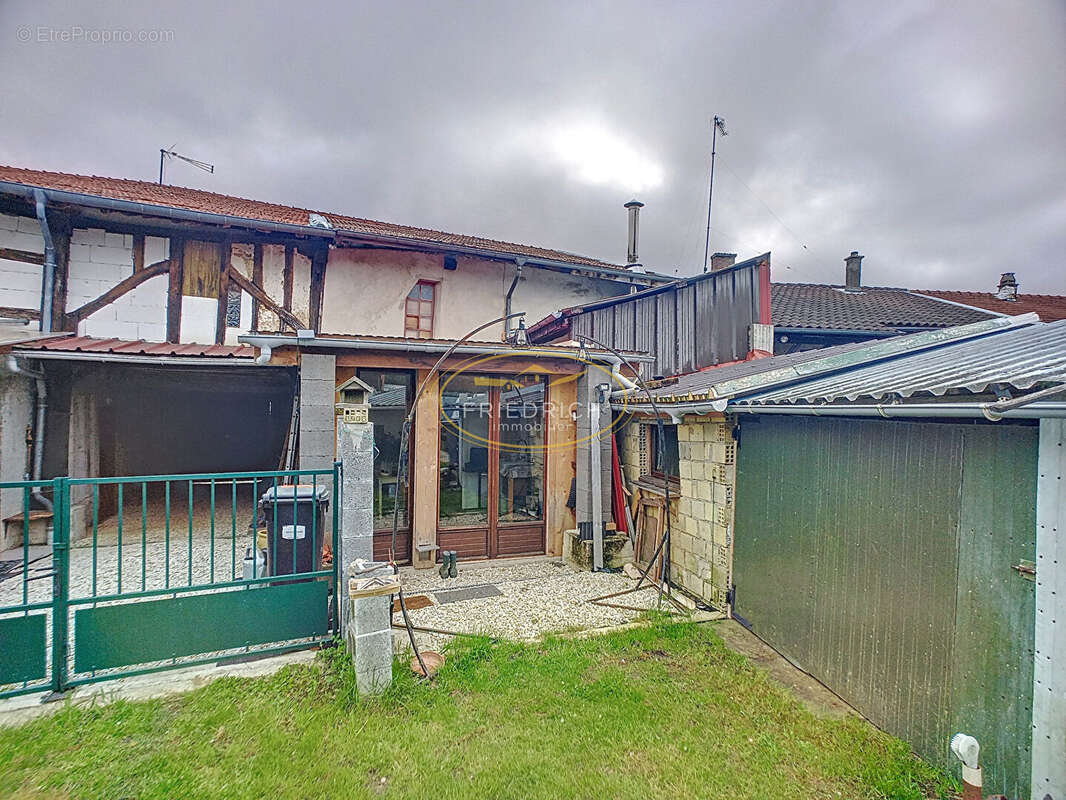 Maison de village a conforter - photo 9