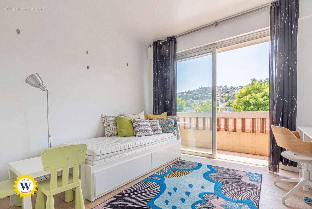 Appartement à VALLAURIS