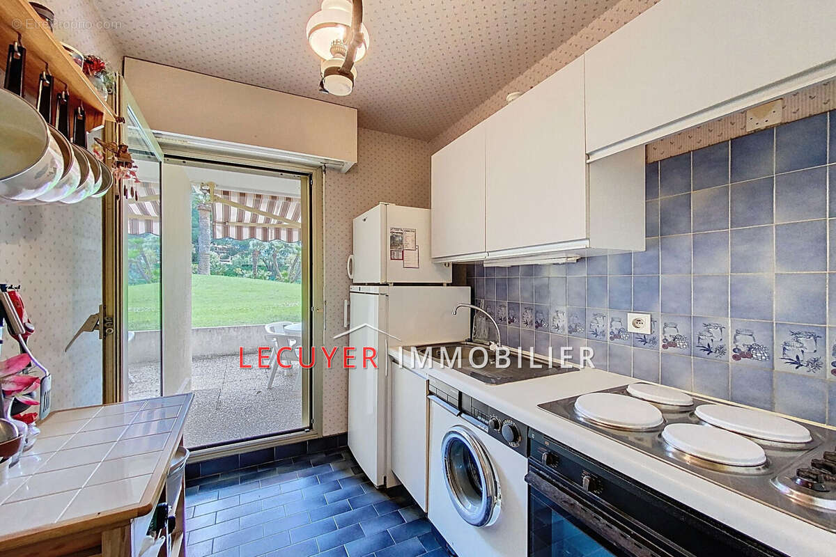 Appartement à VALLAURIS