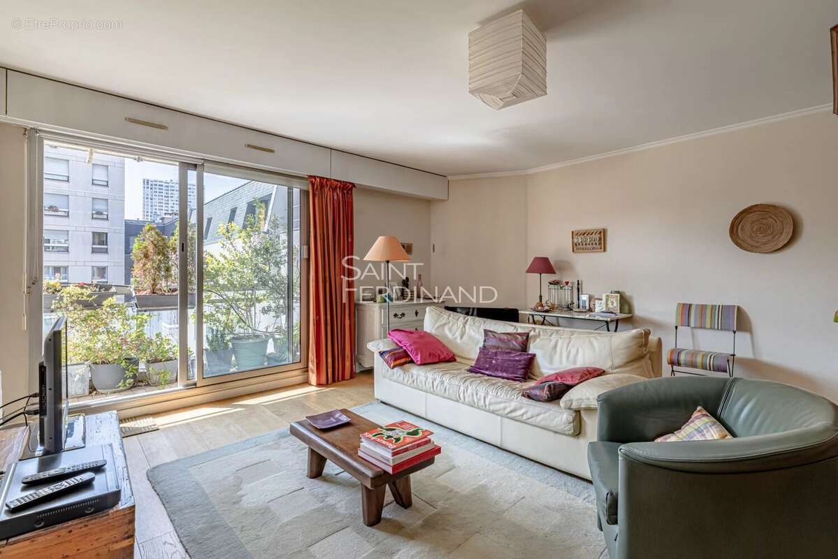 Appartement à PARIS-15E