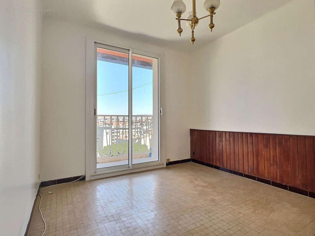 Appartement à MARSEILLE-5E