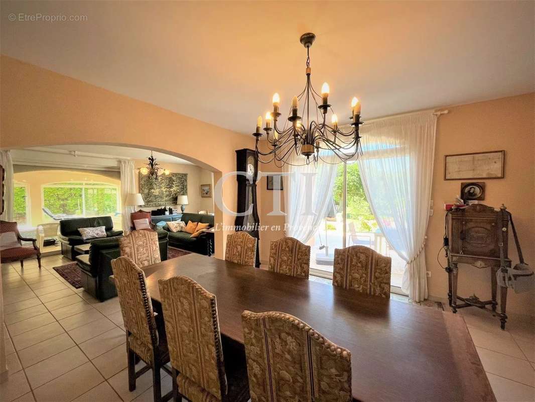 Maison à VAISON-LA-ROMAINE