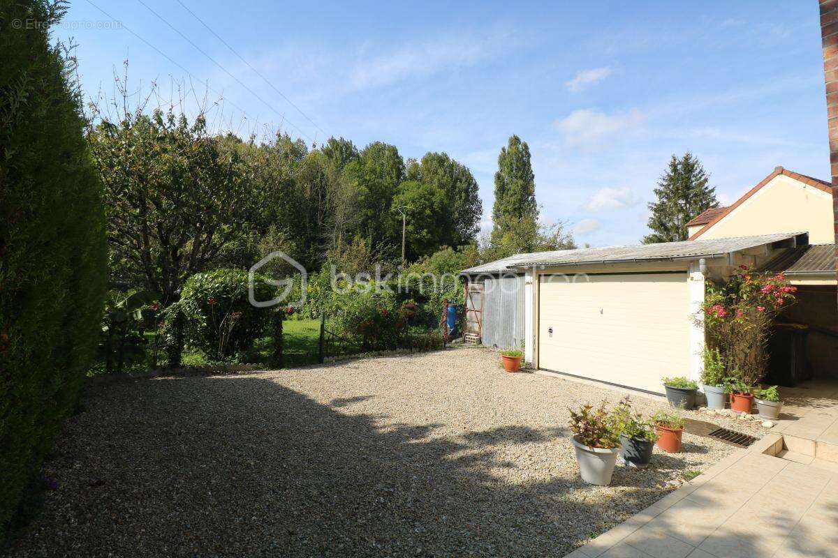 Maison à LONGUEVILLE