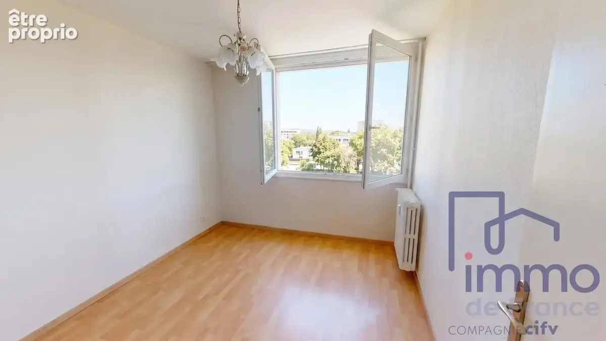 Appartement 4 pièces 75 m² à vendre à Saint-Etienne (42000) - photo 5