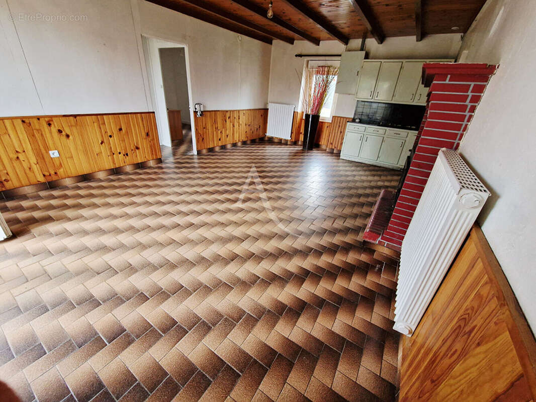 Maison à SAINT-MARS-DU-DESERT