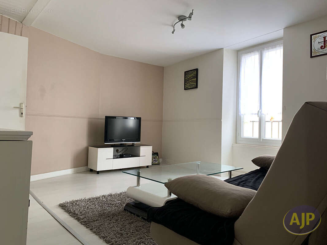 Appartement à SEGRE