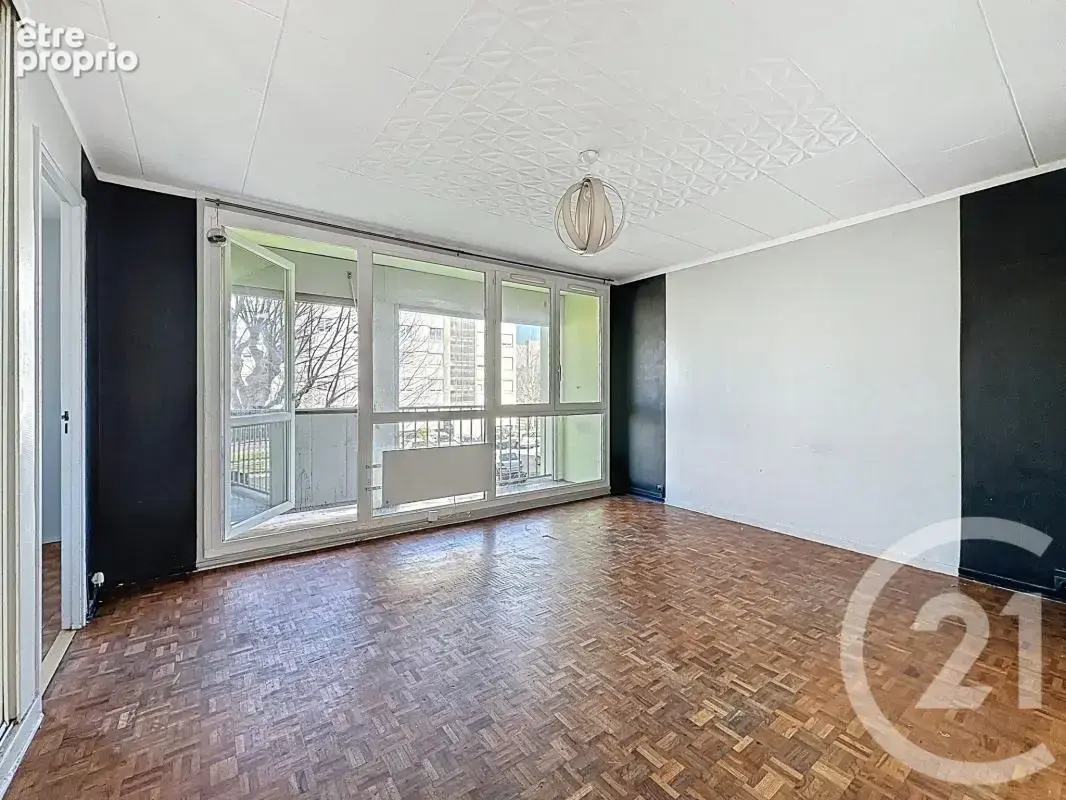 Appartement 65 m² à Venissieux  - photo 2
