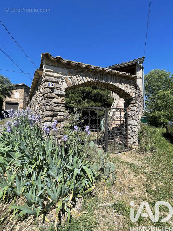 Photo 3 - Maison à SAINT-ETIENNE-DE-FONTBELLON