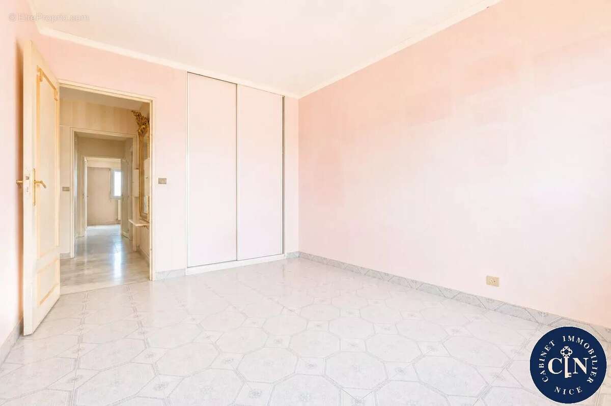 Appartement 70 m² à Nice  - photo 8