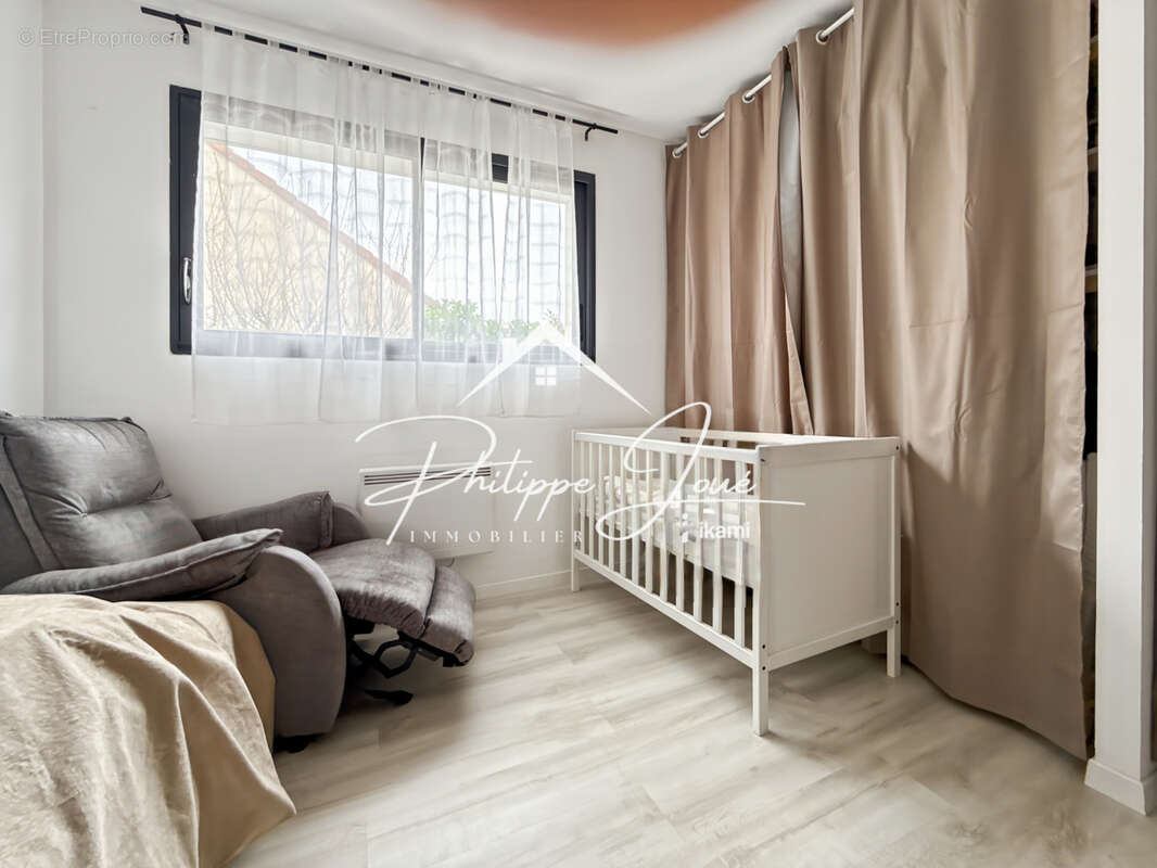 Maison à COURTOIS-SUR-YONNE