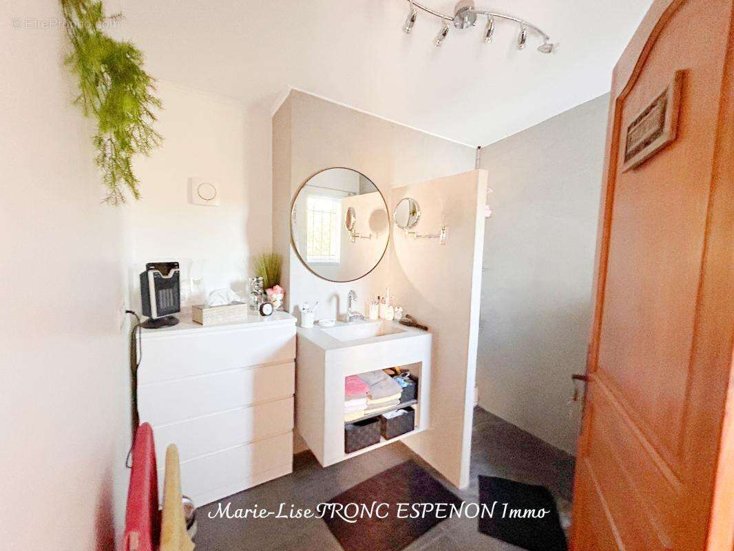 Maison à PERNES-LES-FONTAINES