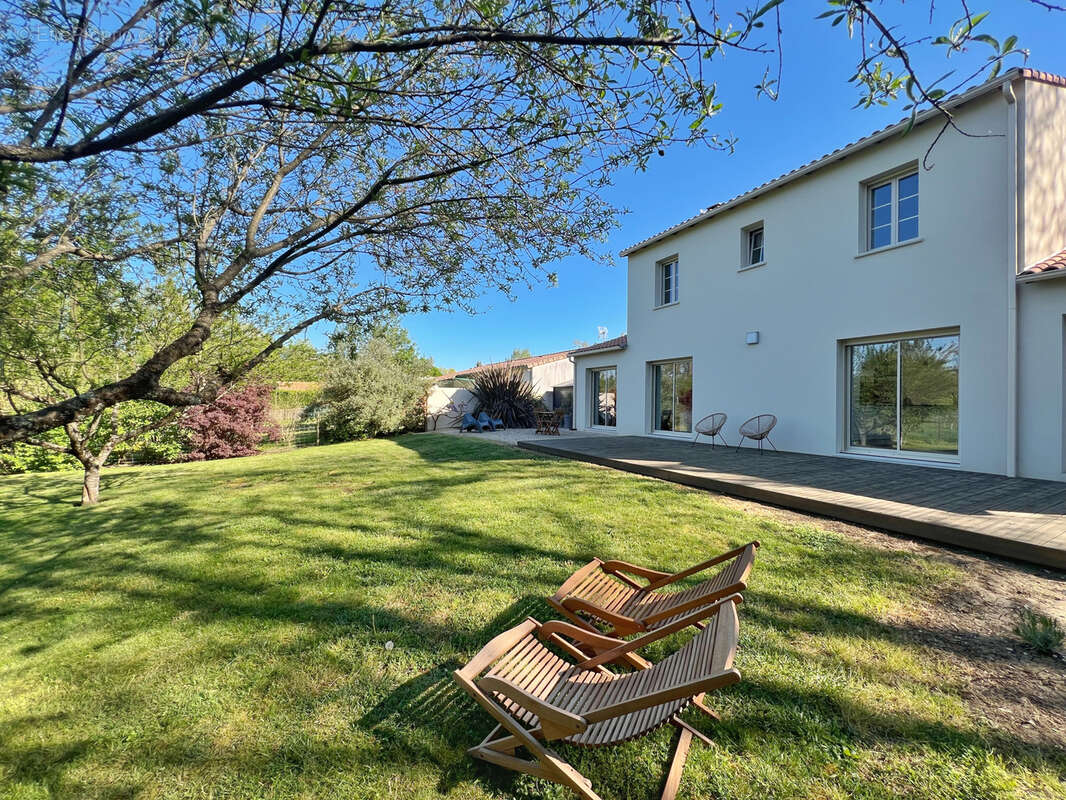 Maison à MAGNE