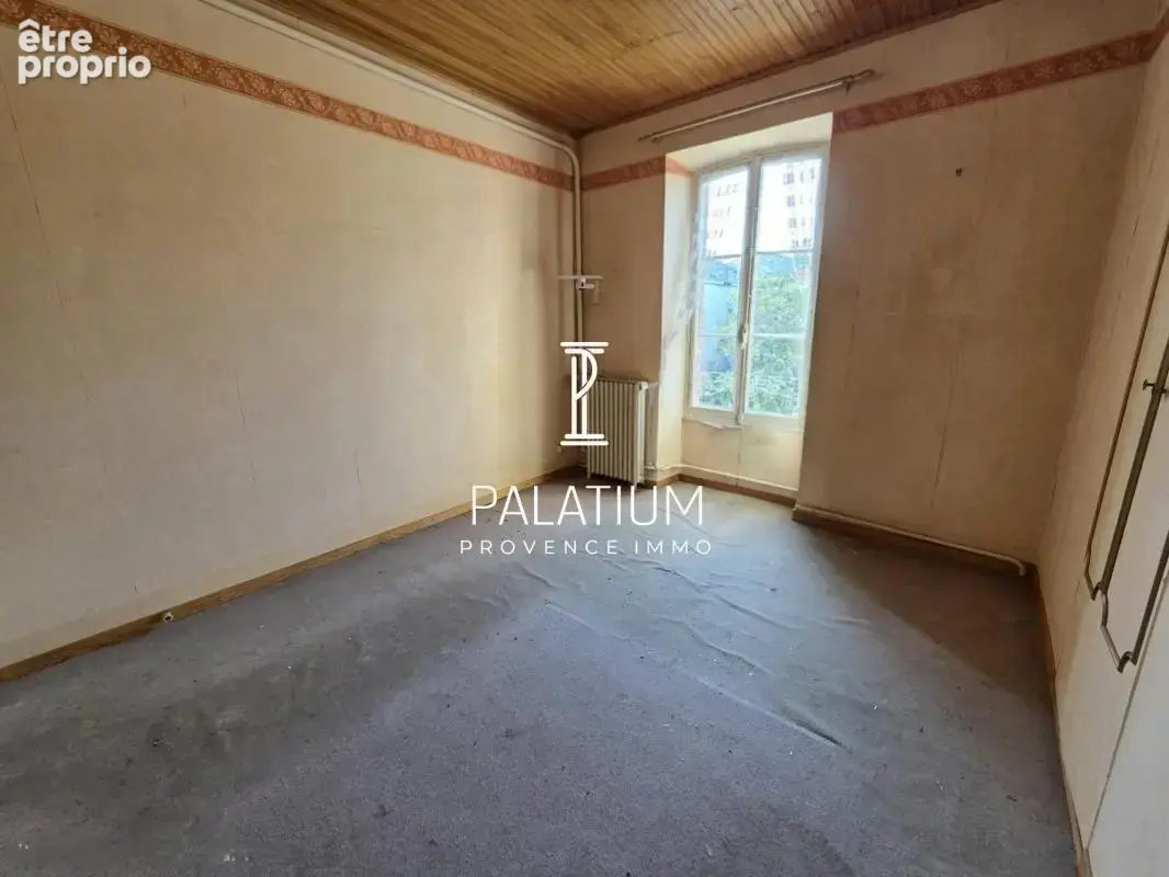 FORCALQUIER – Maison de Ville de 76 m² à Rénover avec Jardin, Dépendance et Garage Sécurisé - photo 25