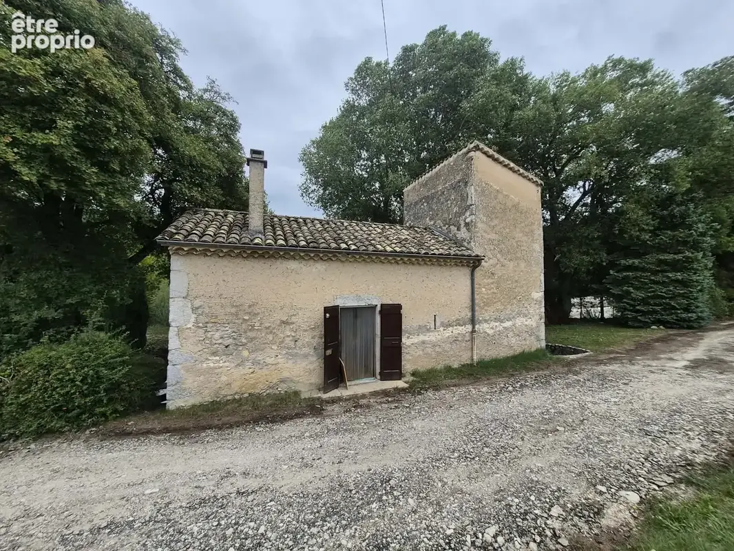 À 10 minutes de Die   RARE ! Cabanon en pierres en bord de rivière - photo 3