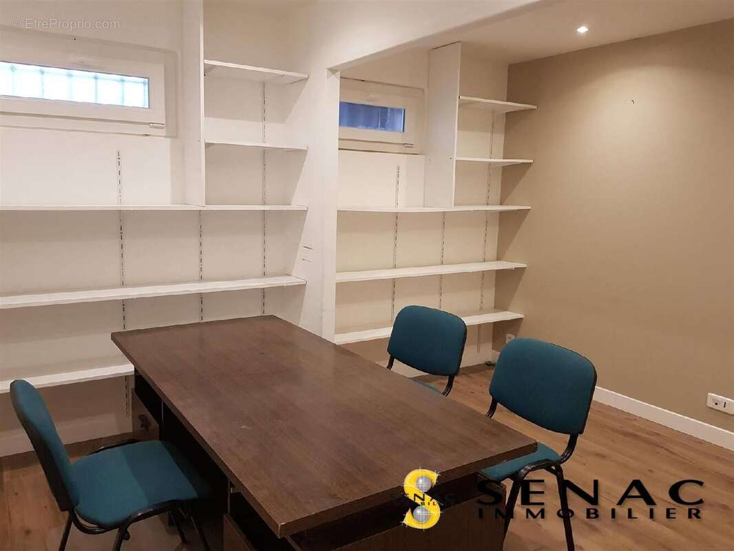 Commerce à BEAUCHAMP