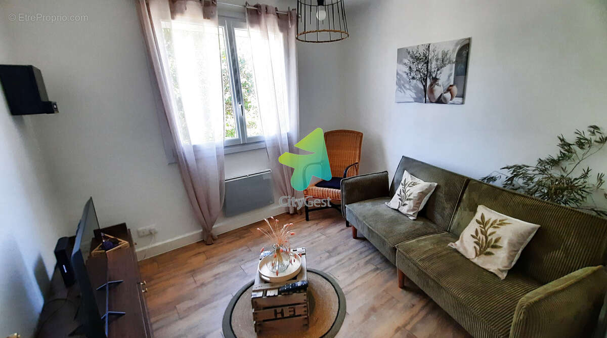Villa polyvalente de 180 m2 avec locaux commerciaux et habitation - photo 10