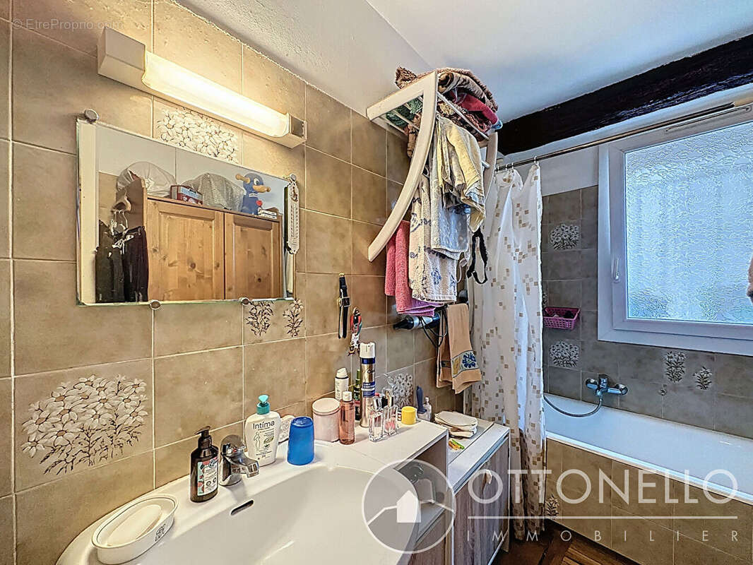 Maison à ROQUEBRUNE-SUR-ARGENS