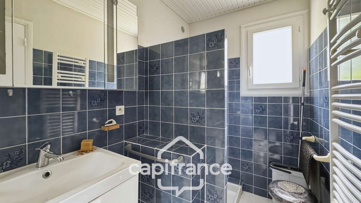 CASTETS 40  – Maison rénovée de 123 m² avec T1 indépendant, sous-sol aménageable de 100 m² et jardin paysagé - photo 9