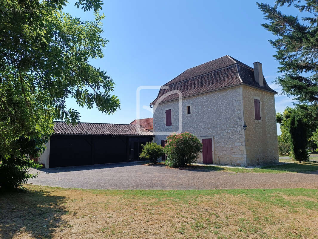 Grande maison familiale avec dépendances à Villeréal - photo 3