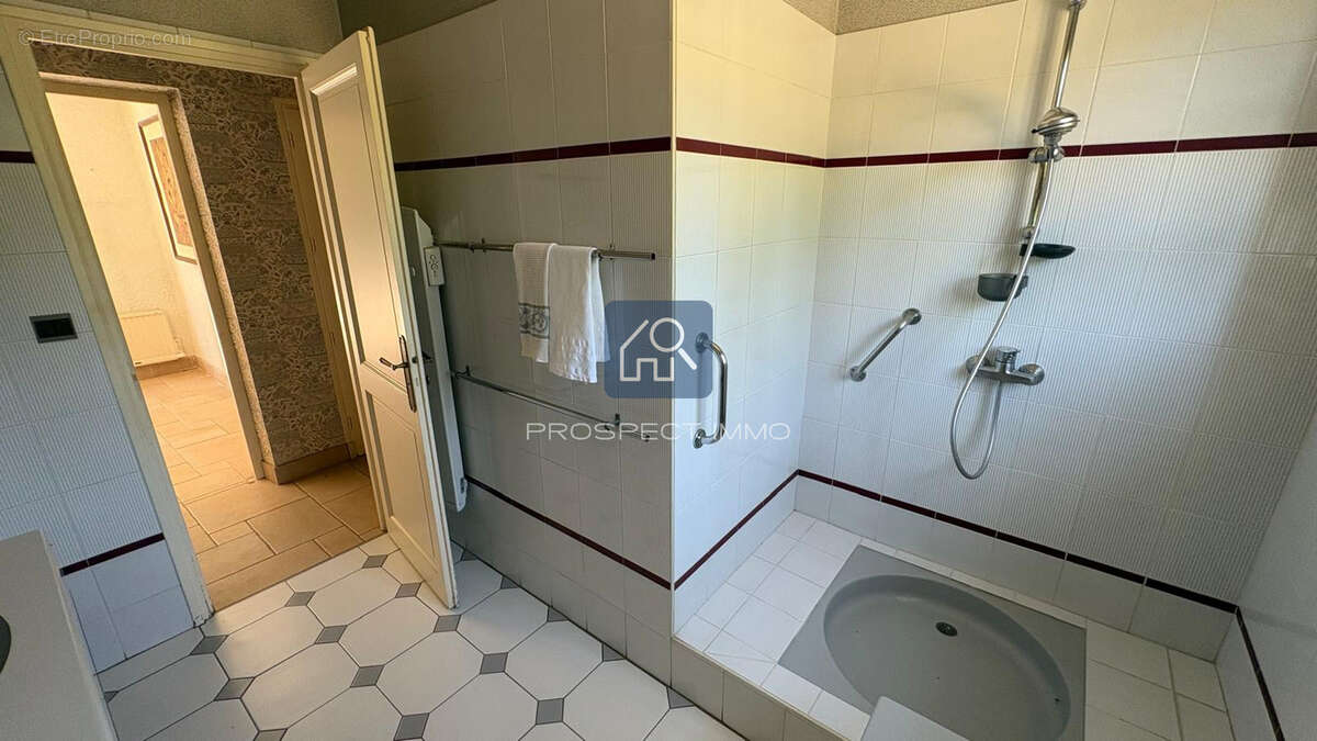 Propriété de caractère avec piscine à Laissac - photo 19