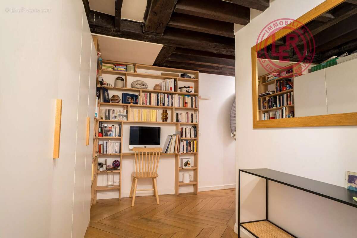 Appartement à PARIS-10E