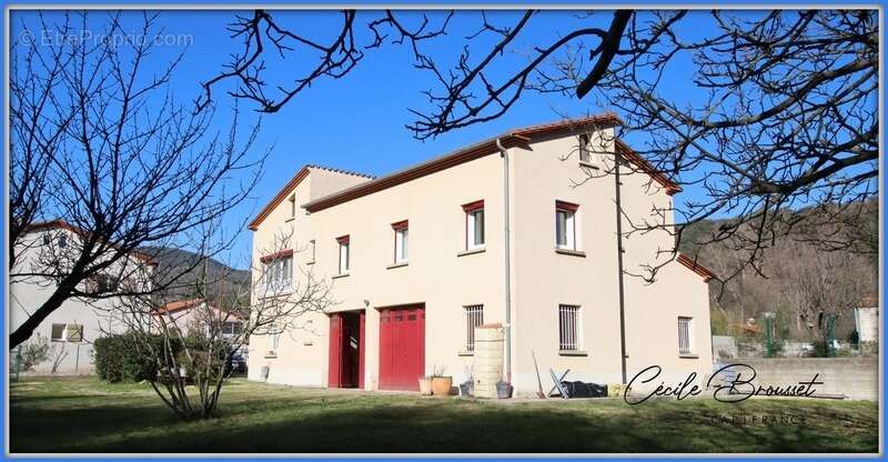 Villa 4 faces à vendre sur 1425 m2 de terrain avec garage et studio indépendant à REYNES (66) - photo 9