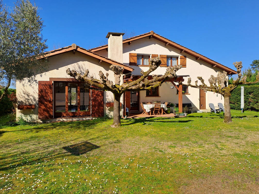 Maison à VILLENAVE-D'ORNON