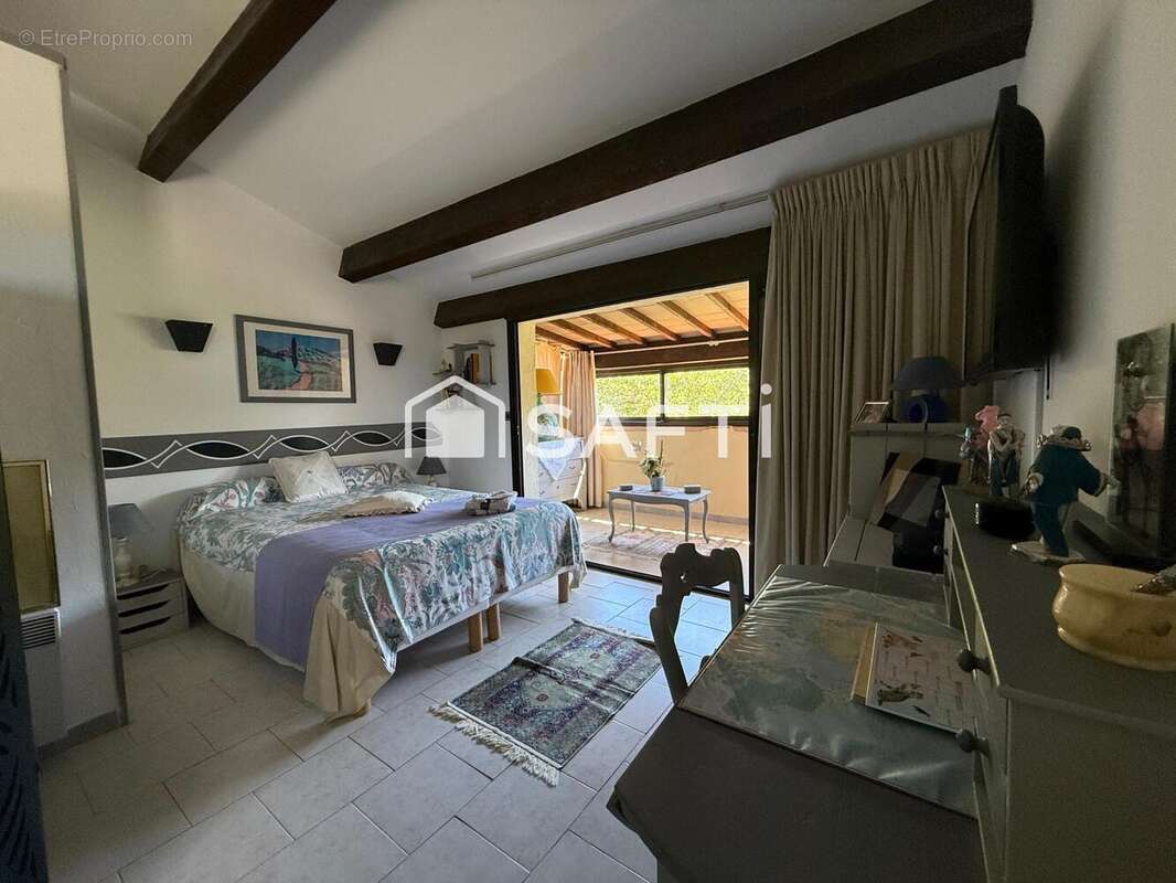 Maison 238 m² à Ollieres  - photo 6