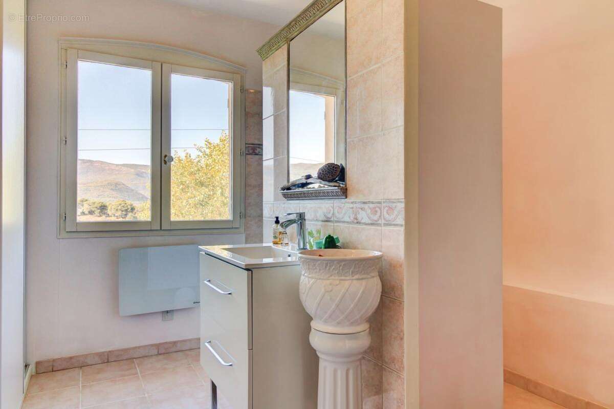 Maison à SAINT-MARTIN-DU-VAR