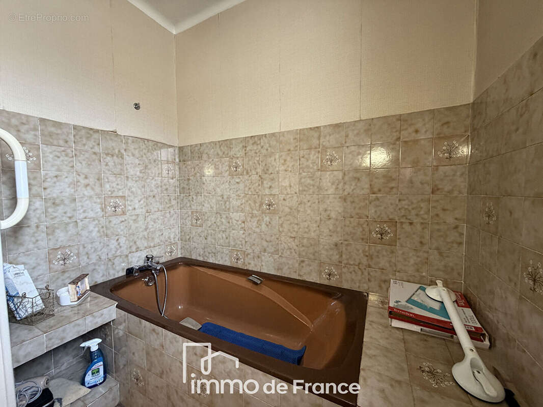 Maison à DECAZEVILLE