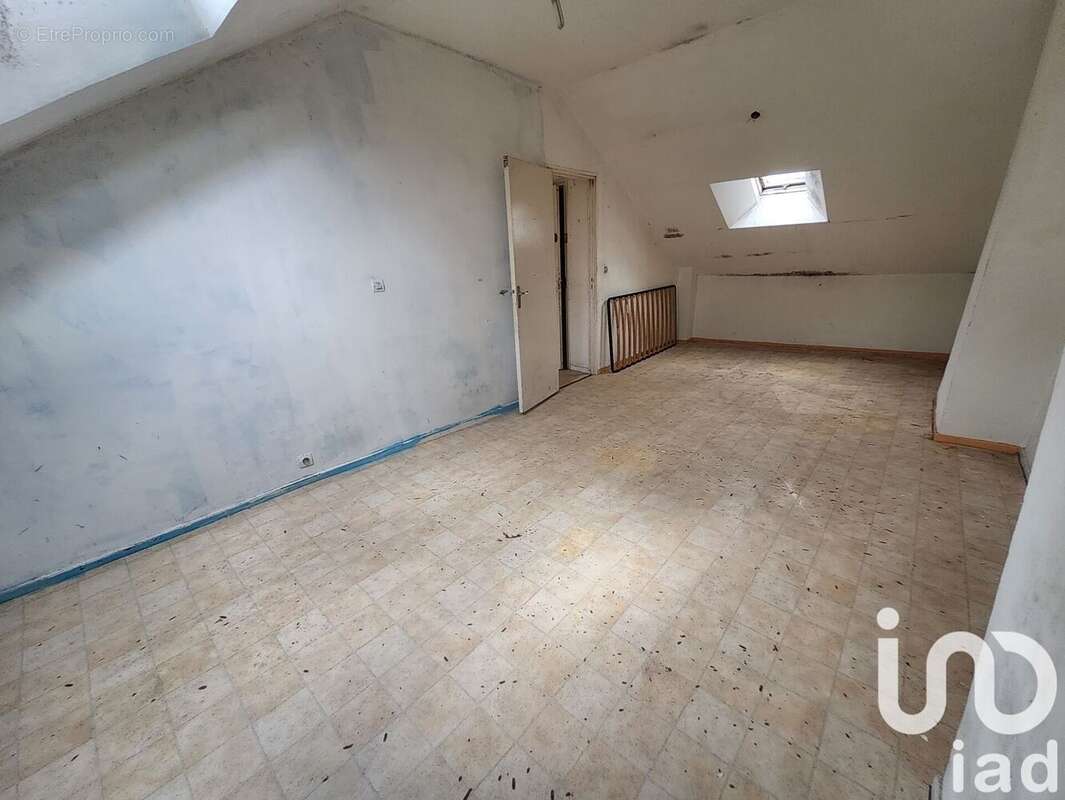 Appartement 501 m² à Denain  - photo 9