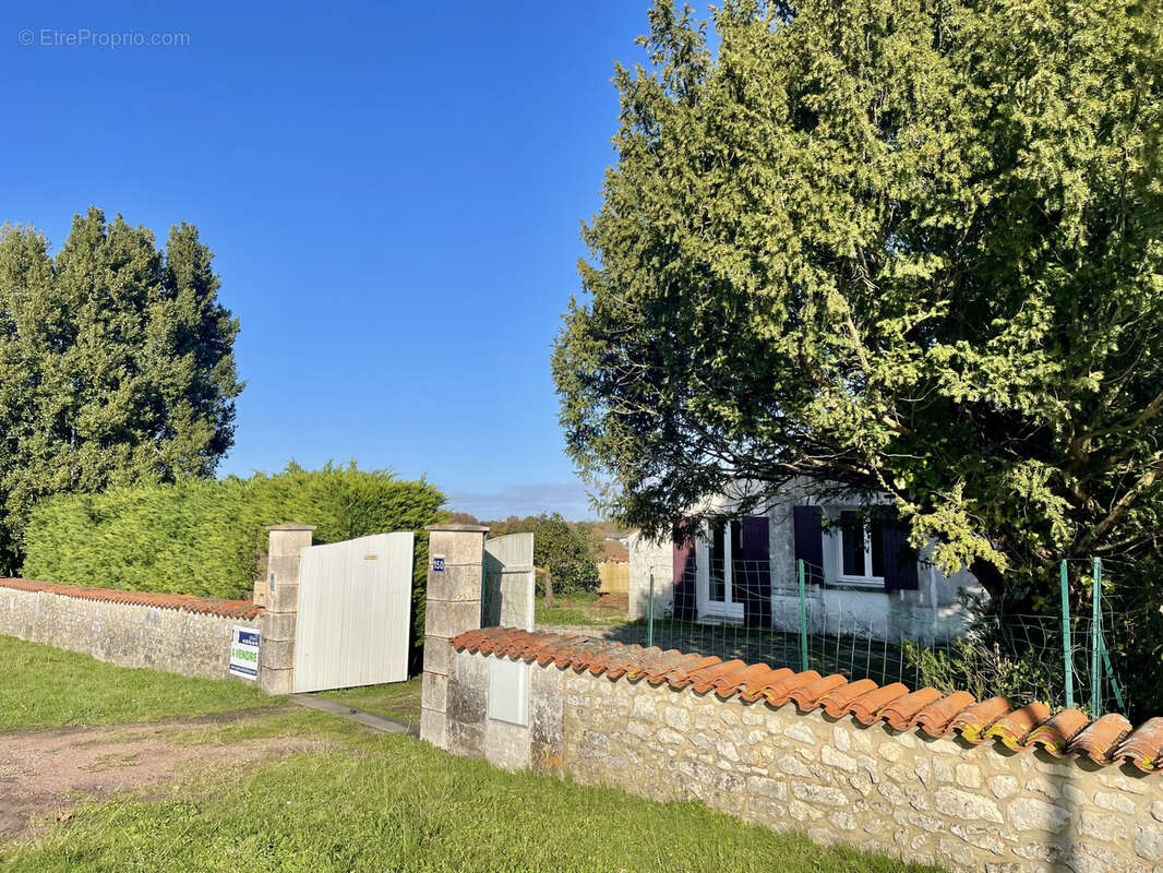 Maison à SAINT-PORCHAIRE