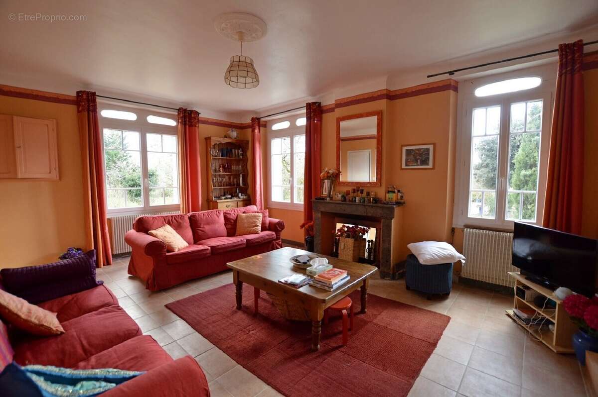 Maison à LOUBES-BERNAC