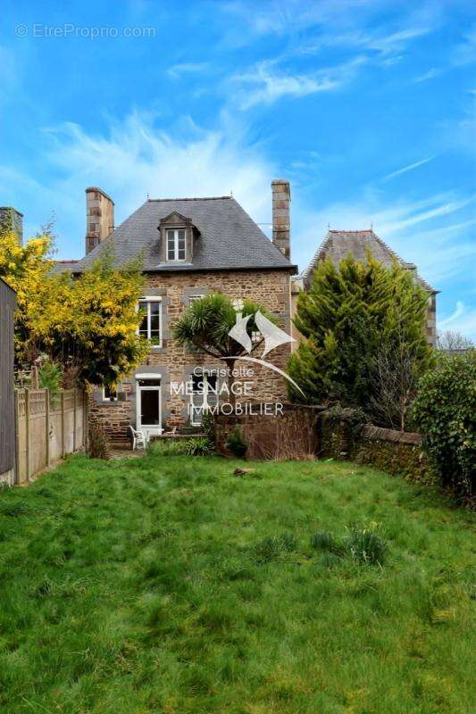 Maison à SAINT-PIERRE-DE-PLESGUEN