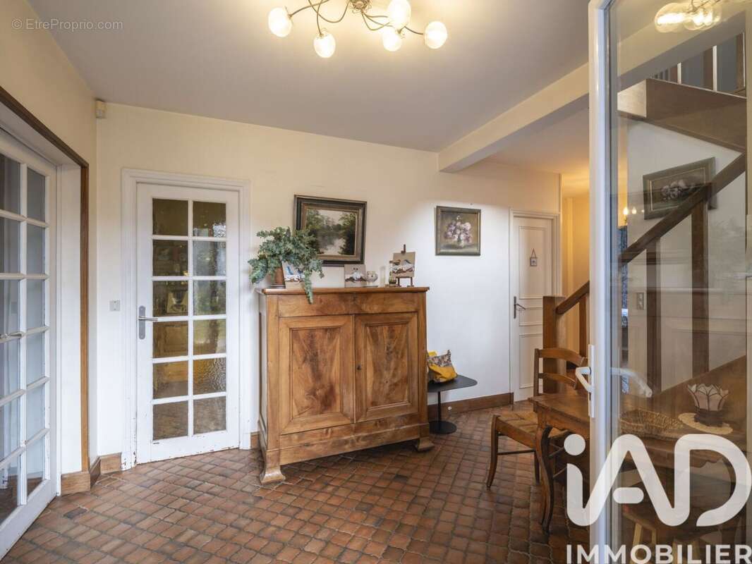 Photo 3 - Maison à DAMPIERRE-EN-YVELINES