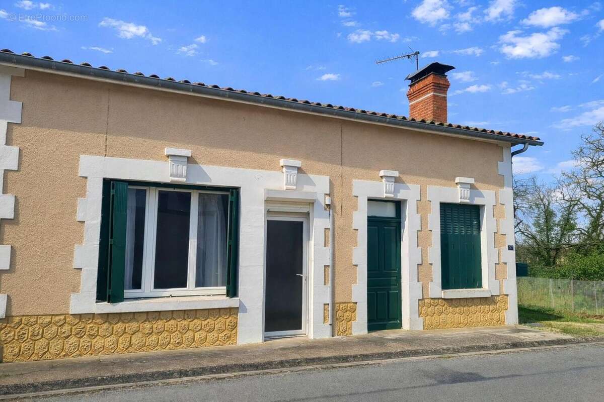 Photo 2 - Maison à SAINT-BARTHELEMY-DE-BELLEGARDE