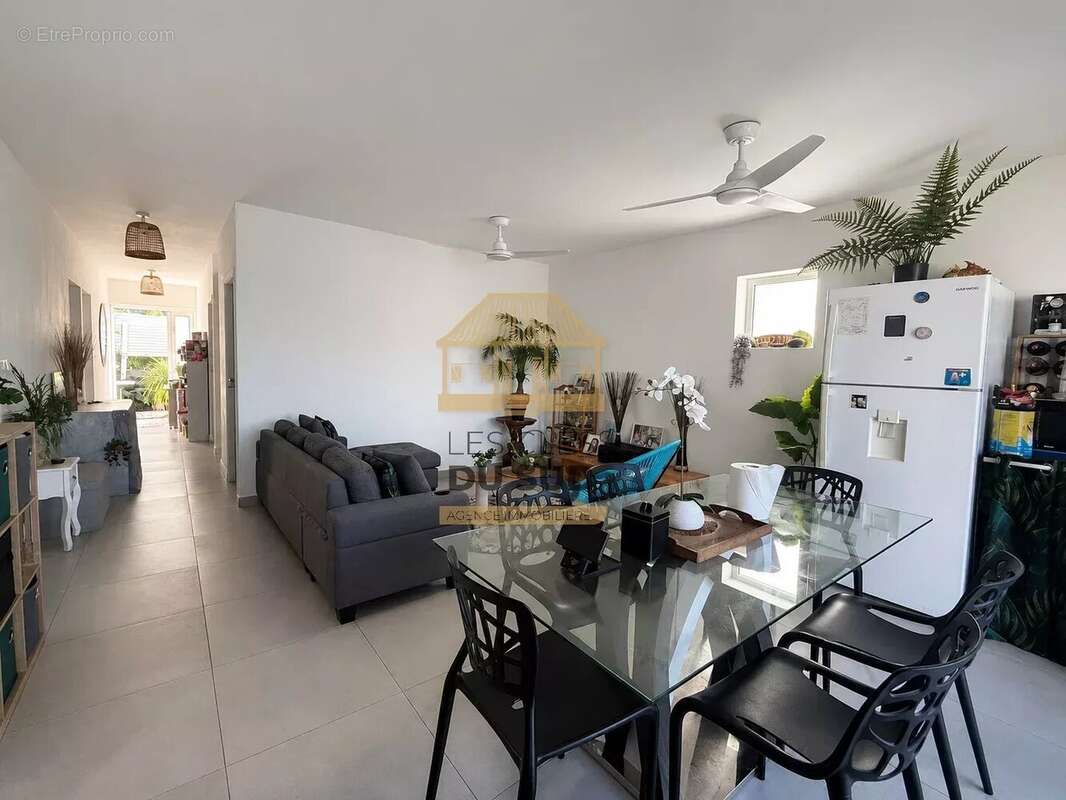 A vendre- maison de type t5 de 106 m² environ - saint philippe - 247 000 € - photo 3