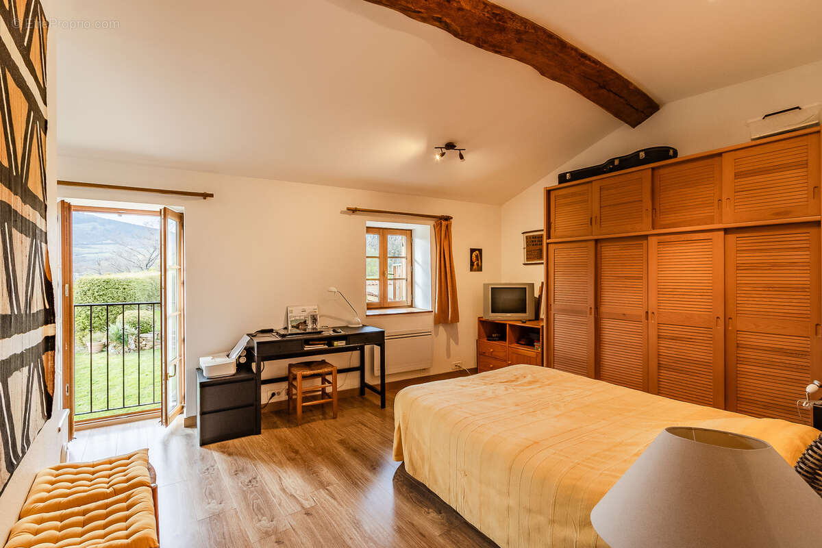 Maison à VILLE-SUR-JARNIOUX