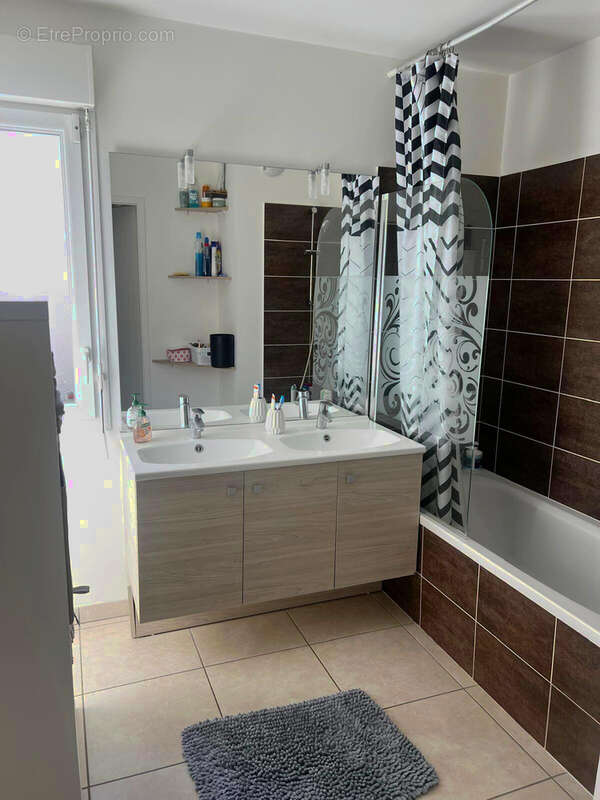 Appartement à CRANVES-SALES