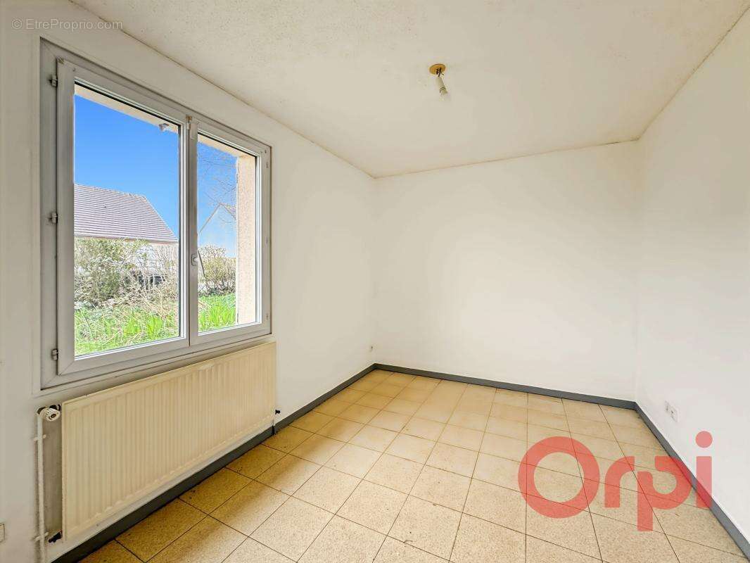 Maison à CHEZAL-BENOIT