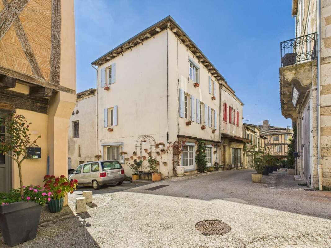 Maison à MONFLANQUIN