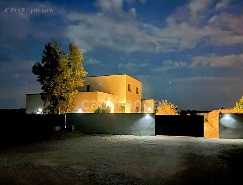 Saint-Cyr (71), à vendre maison contemporaine P6 de 130 m² - Terrain de 961m² - photo 12