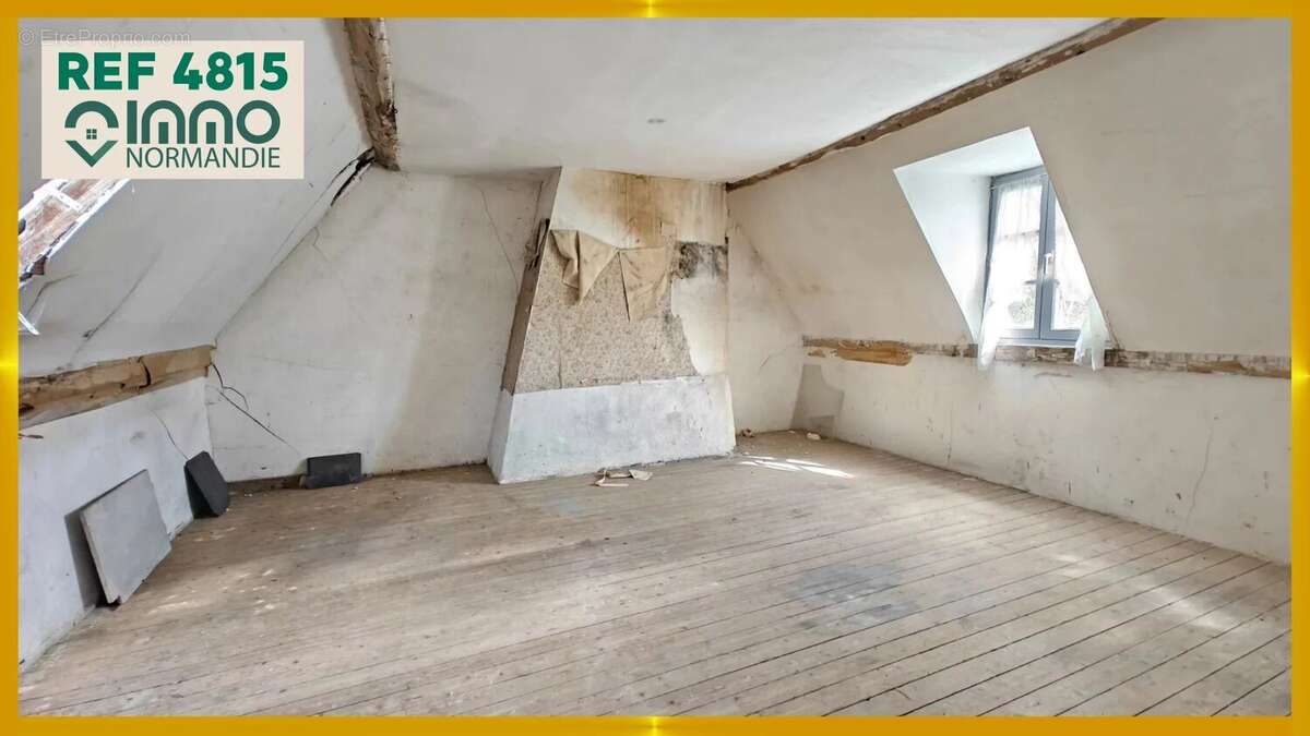 Maison à SAINT-CYR-DE-SALERNE